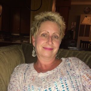 Meet your Posher, Elaine